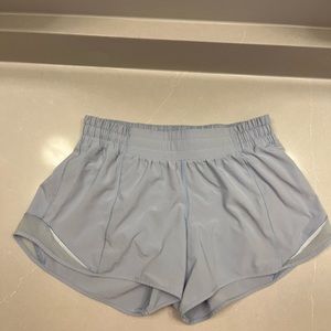 Lululemon Hotty Hot 4” Low Rise Shorts